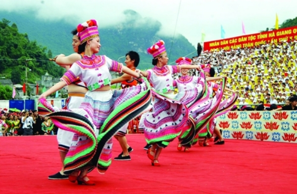 Hình ảnh cho bài viết Đề cao sức mạnh văn hóa tinh thần, tăng "đề kháng", ngăn ngừa suy thoái về tư tưởng chính trị-Bài 3: Chung tay xây dựng “sức mạnh mềm” của dân tộc